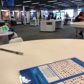 AT&T Store - Mobile Phones Near Me - Northridge, California