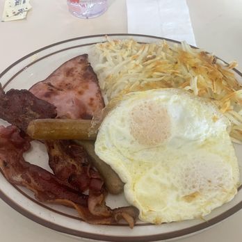 Peggy Sue's 50's Diner - Humming bird breakfast - Pizza Near Me - Yermo, California Peggy Sue's 50's Diner - Humming bird breakfast - Pizza Near Me - Yermo, California