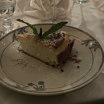 Il Mondo Vecchio - Classical New York Cheesecake - Italian Near Me - Madison, New Jersey
