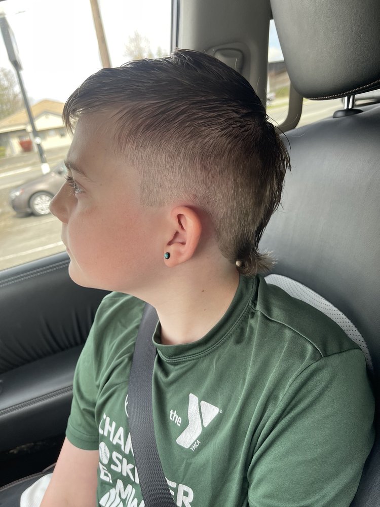 THE LION’S DEN SOUTH HILL 21 Photos & 13 Reviews Barbers