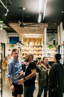 Mrkt Space by null