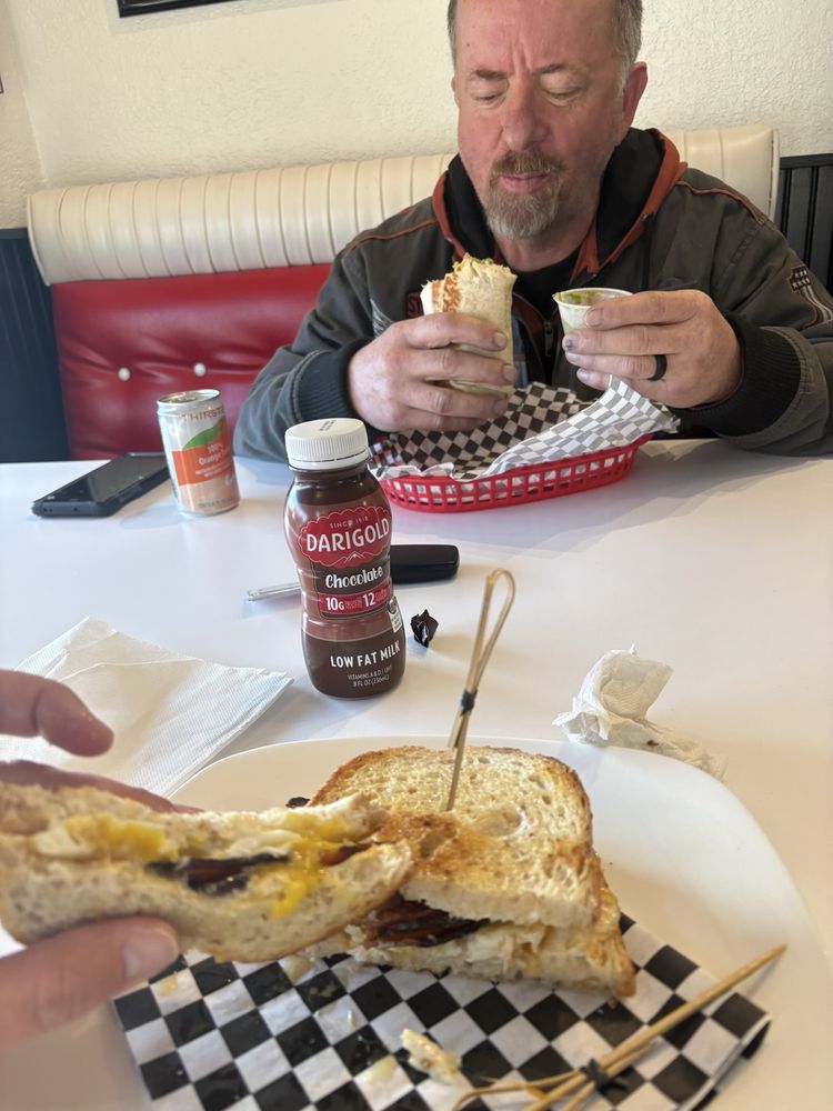 The Hangry Redhead Logo