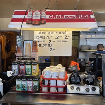Peanuts Deluxe Cafe - Interior - Diners Near Me - San Jose, California