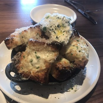 North Italia - Incredible White Truffle Garlic Bread! - Italian Near Me - Reston, Virginia