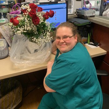 Oliver Flower Shop - Dozen Red Roses - Florists Near Me - Pittsburgh, Pennsylvania Oliver Flower Shop - Dozen Red Roses - Florists Near Me - Pittsburgh, Pennsylvania