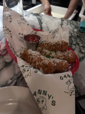 Danny's Pizza Tavern by null