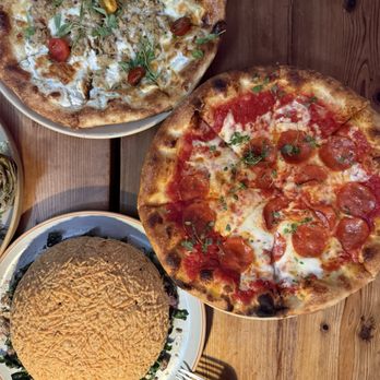 Skal Pizza - Ceaser, pepperoni and sausage pizzas - Pizza Near Me - Newport Beach, California Skal Pizza - Ceaser, pepperoni and sausage pizzas - Pizza Near Me - Newport Beach, California