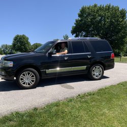 Quincy Premium Transportation - Enjoy a smooth ride in a Lincoln Navigator
