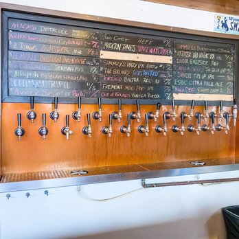 Simmzy's - Beers on Tap - American Near Me - Manhattan Beach, California