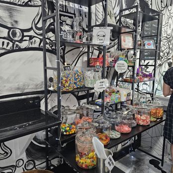 Black+White Modern Creamery - Ice Cream & Frozen Yogurt Near Me - San Antonio, Texas