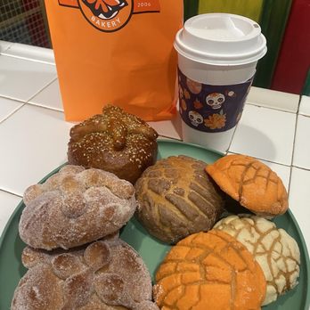 La Monarca Bakery & Cafe - Bakeries Near Me - Pico Rivera, California