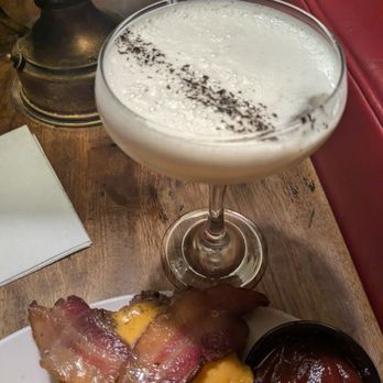 Fox & Hounds Tavern - Crumpets cocktail - Pubs Near Me - Saint Louis, Missouri Fox & Hounds Tavern - Crumpets cocktail - Pubs Near Me - Saint Louis, Missouri