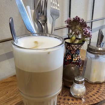 Café Leev - Latte Macchiato - Cafes Near Me - Hamburg, HH Café Leev - Latte Macchiato - Cafes Near Me - Hamburg, HH