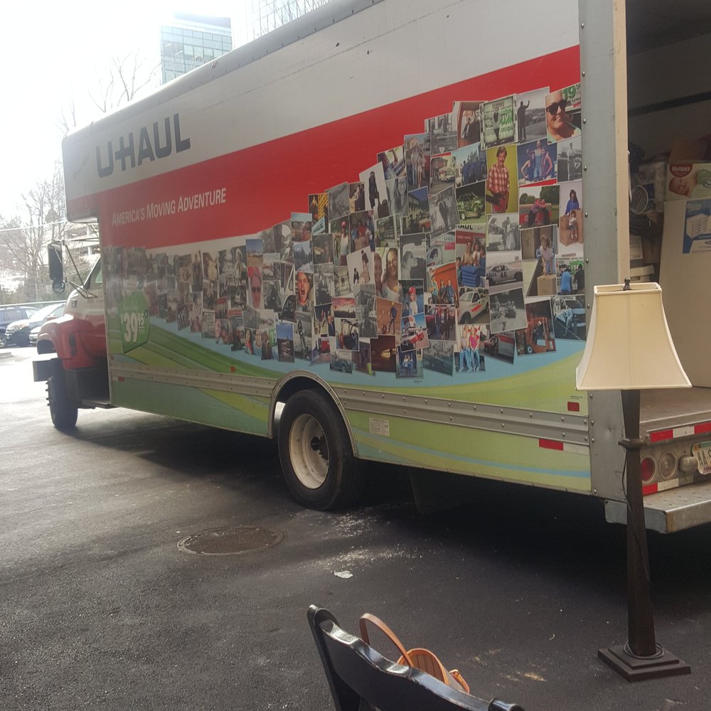 Traceys Smoke Shop - Very nice staff// This is the UHaul I rented from Tracey's Smoke Shop - Tobacco Shops Near Me - Norwalk, Connecticut
