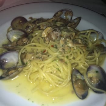 E Baldi Ristorante - Vongole bianchi - Italian Near Me - Beverly Hills, California E Baldi Ristorante - Vongole bianchi - Italian Near Me - Beverly Hills, California