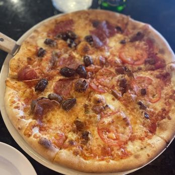 IL Bosco Pizza - Half elana and half Dona - Pizza Near Me - Phoenix, Arizona
