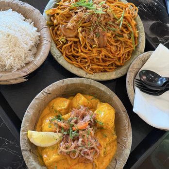 Momo Souls - butter chicken chicken 65 sesame noodles - Himalayan/Nepalese Near Me - Los Angeles, California Momo Souls - butter chicken chicken 65 sesame noodles - Himalayan/Nepalese Near Me - Los Angeles, California