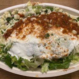 Veggie bowl with sour cream and salsa! Veggie bowl with sour cream and salsa!