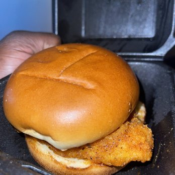 Wingstop - Hot honey chicken sandwich - Chicken Wings Near Me - Emmaus, Pennsylvania