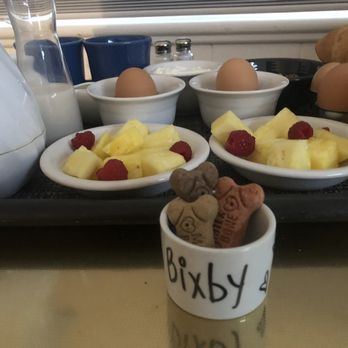 The Vagabond's House - Dog treats with a personal touch provided each breakfast. - Bed & Breakfast Near Me - Carmel, California The Vagabond's House - Dog treats with a personal touch provided each breakfast. - Bed & Breakfast Near Me - Carmel, California