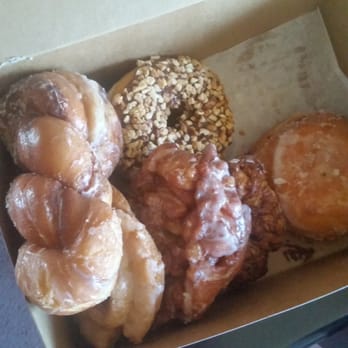 Kettle Glazed Doughnuts - Yummmm, so delish love these....good quality. - Donuts Near Me - Hollywood, California
