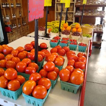 Circle R Fruit Farms - Circle R; tomatoes. - Farmers Market Near Me - Waterport, New York