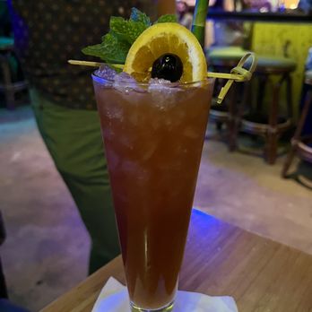 Lei Low - Cocktail Bars Near Me - Houston, Texas