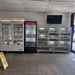 Lucero Bakery - Inside