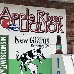 Apple River Liquor