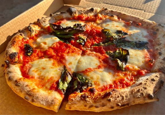 Falora Pizza by null