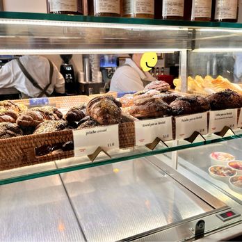 Un Je Ne Sais Quoi - Pistachio croissant, almond pain au chocolat, pistachio pain au chocolat, coffee pain au chocolat, painoffee - Desserts Near Me - Washington, DC, District of Columbia
