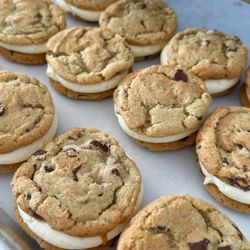 98942 Desserts - Caramel Filled Cookie Sandwiches