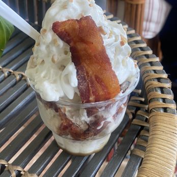 Emma's Lp Creamery - Maple bacon sundae - Ice Cream & Frozen Yogurt Near Me - Lake Placid, New York Emma's Lp Creamery - Maple bacon sundae - Ice Cream & Frozen Yogurt Near Me - Lake Placid, New York