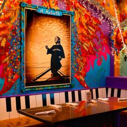 Tibby's New Orleans Kitchen - Colorful New Orleans-style seating at Tibby's Winter Park.