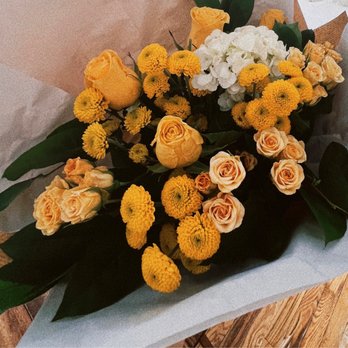 Luna Flowers Shop - Floral Designers Near Me - Chicago, Illinois