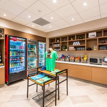 DoubleTree by Hilton Hotel Carson - Restaurant - Hotels Near Me - Carson, California
