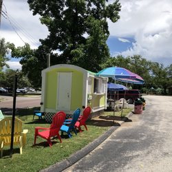 Southern Sno - Pics of a great son-cone stand, and an even better hot dog stand.
