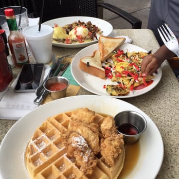 Black Walnut Café - Cafes Near Me - Katy, Texas