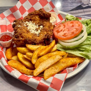 Fuddruckers - Crispy Chicken Sandwich Combo - Burgers Near Me - Virginia Beach, Virginia Fuddruckers - Crispy Chicken Sandwich Combo - Burgers Near Me - Virginia Beach, Virginia