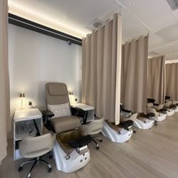 Nailbar by Mirako