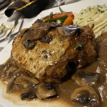La Fontana Sorellena - Veal - Italian Near Me - Staten Island, New York La Fontana Sorellena - Veal - Italian Near Me - Staten Island, New York