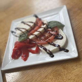 Certo Italian Restaurant - Piccola caprese - Italian Near Me - Miami, Florida Certo Italian Restaurant - Piccola caprese - Italian Near Me - Miami, Florida