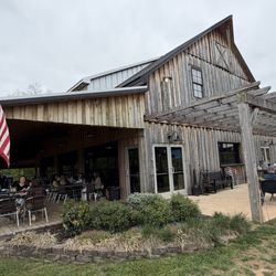 The Winery at Sunshine Ridge Farm - Covered patio area
