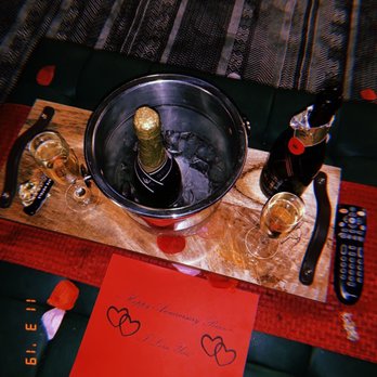 Graduate by Hilton Eugene - Anniversary set up (I brought the Moët bottle) - Hotels Near Me - Eugene, Oregon Graduate by Hilton Eugene - Anniversary set up (I brought the Moët bottle) - Hotels Near Me - Eugene, Oregon