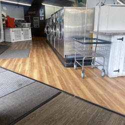 Buzzi's Laundromat & Laundry Service