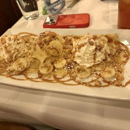 The dessert with bananas like a banana foster