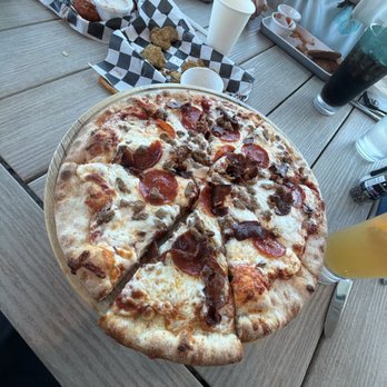 24 Coastal Grill - Carnivore Pizza - Bars Near Me - Jekyll Island, Georgia