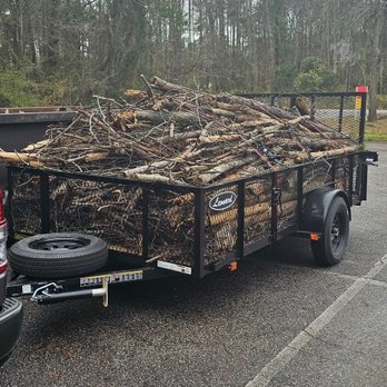 Mako Trailer Services - Yard debris removal - Junk Removal & Hauling Near Me
