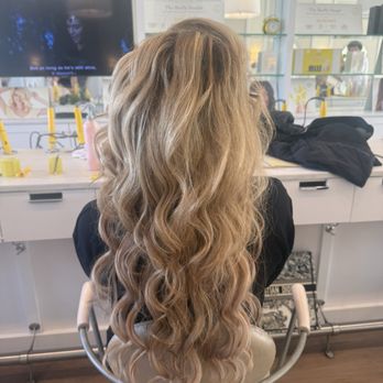 Drybar Los Gatos - Blowout at Drybar - Blow Dry/Out Services Near Me - Los Gatos, California