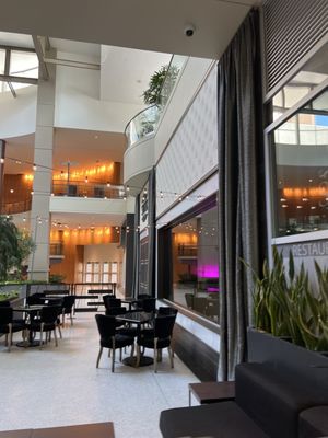 Suite Restaurant / Lounge by null